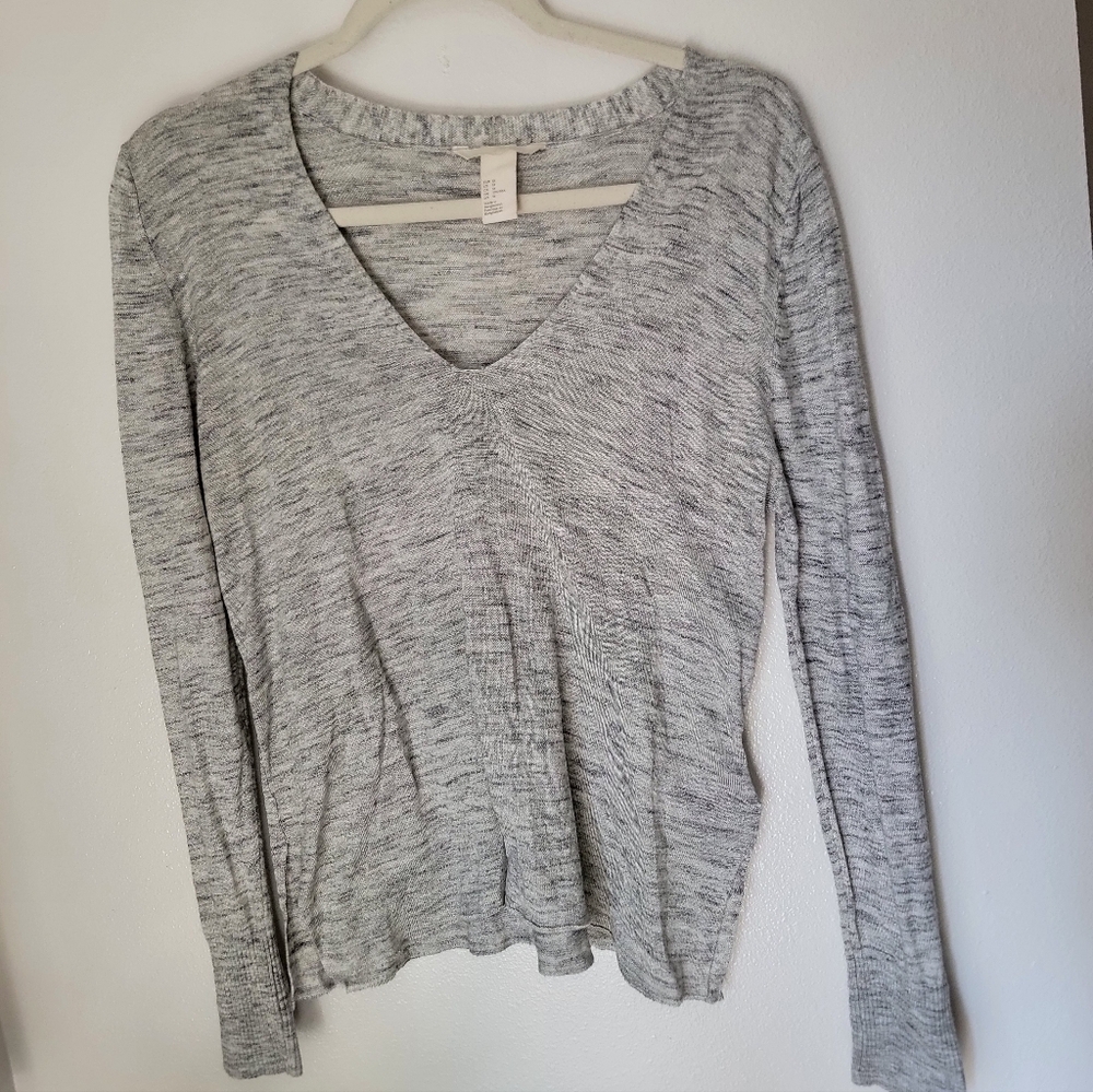 H and M Gray V-Neck Long Sleeve Top
